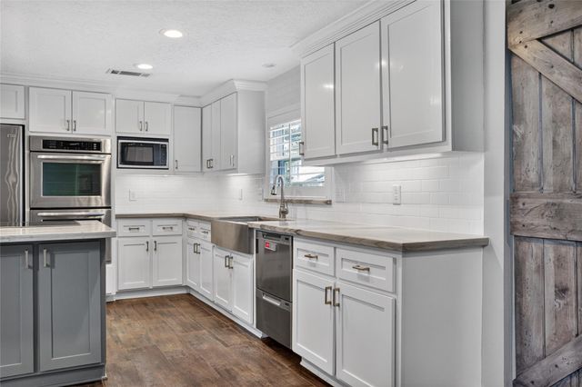 14810 Bluffridge Circle, Houston, TX 77095