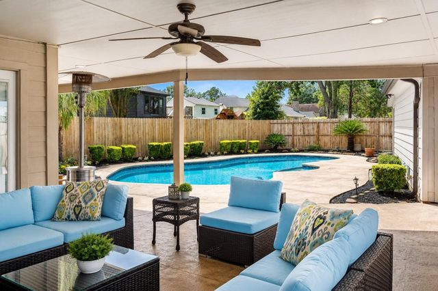 14810 Bluffridge Circle, Houston, TX 77095