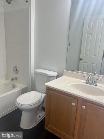 9418 BLACK HAWK CT, Manassas Park, VA 20111