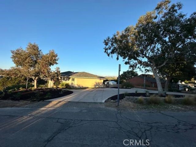 1566 Hillcrest, Arroyo Grande, CA 93420