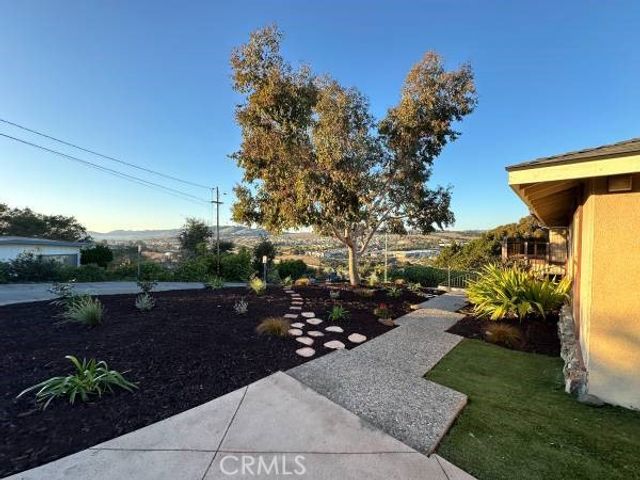 1566 Hillcrest, Arroyo Grande, CA 93420