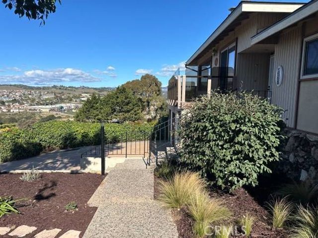 1566 Hillcrest, Arroyo Grande, CA 93420