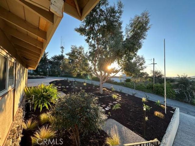 1566 Hillcrest, Arroyo Grande, CA 93420