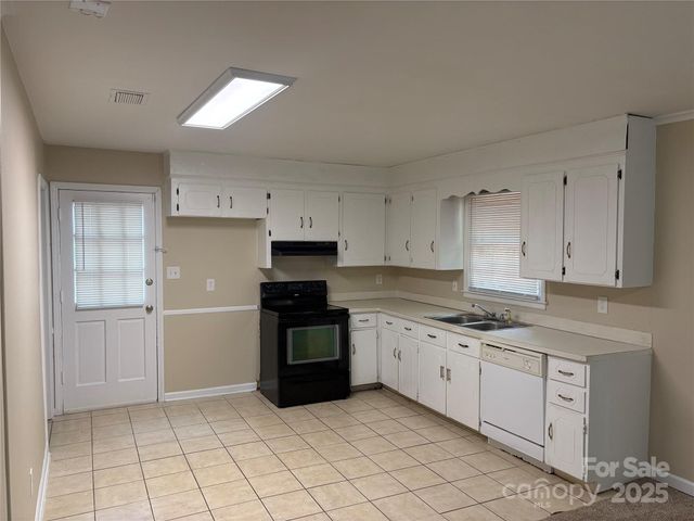 10201 Starwood Drive, Charlotte, NC 28215