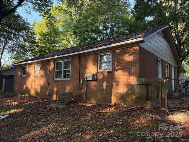 10201 Starwood Drive, Charlotte, NC 28215