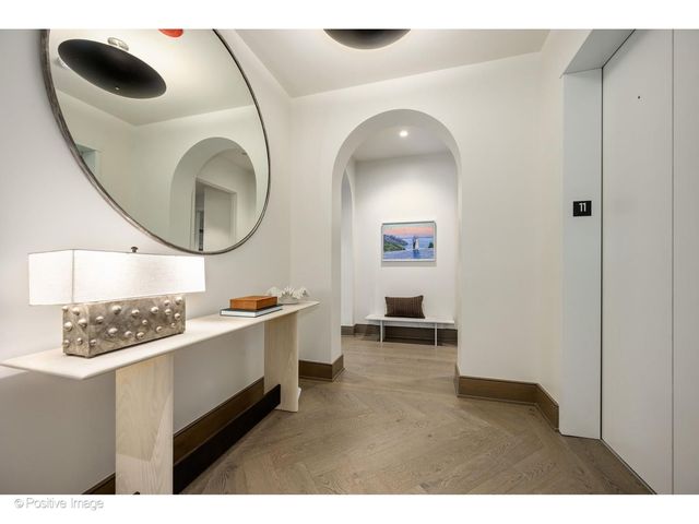 21 N May Street 1103, Chicago, IL 60607