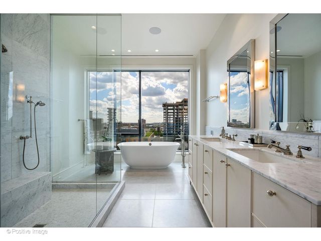 21 N May Street 1103, Chicago, IL 60607