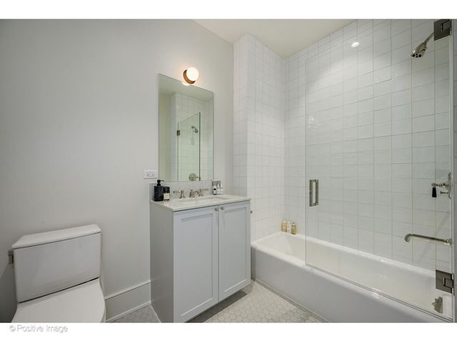 21 N May Street 1103, Chicago, IL 60607