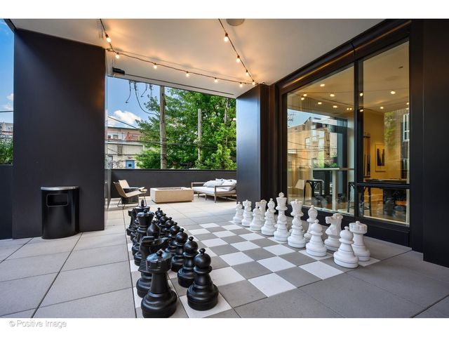 21 N May Street 1103, Chicago, IL 60607