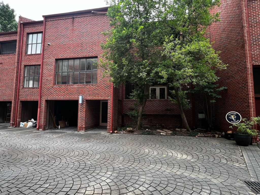 1100 Richmond Avenue 8, Houston, TX 77006