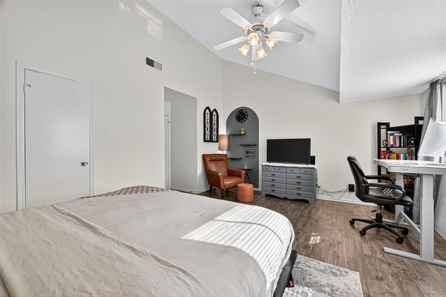 1103 Dulles Avenue 304, Stafford, TX 77477