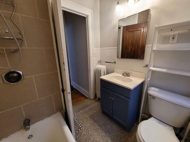 895 Beaconsfield Avenue, Grosse Pointe Park, MI 48230