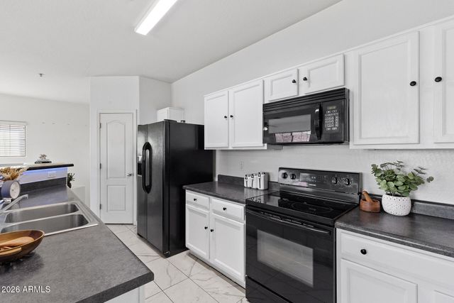 8189 W GROOM CREEK Road, Phoenix, AZ 85043