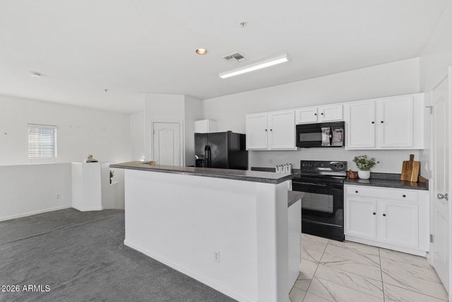 8189 W GROOM CREEK Road, Phoenix, AZ 85043