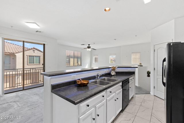 8189 W GROOM CREEK Road, Phoenix, AZ 85043