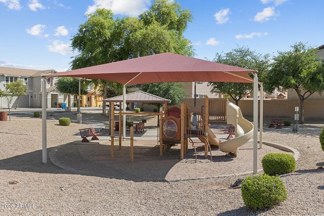 8189 W GROOM CREEK Road, Phoenix, AZ 85043
