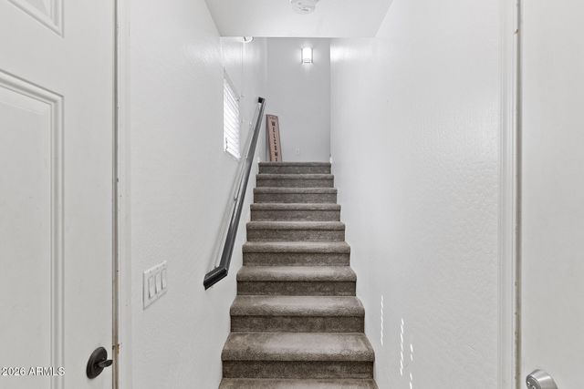 8189 W GROOM CREEK Road, Phoenix, AZ 85043