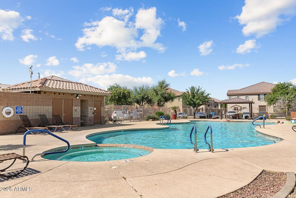 Image 35 of property listing at 8189 W GROOM CREEK Road, Phoenix, AZ 85043