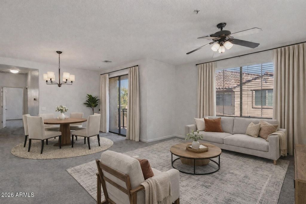 Image 8 of property listing at 8189 W GROOM CREEK Road, Phoenix, AZ 85043