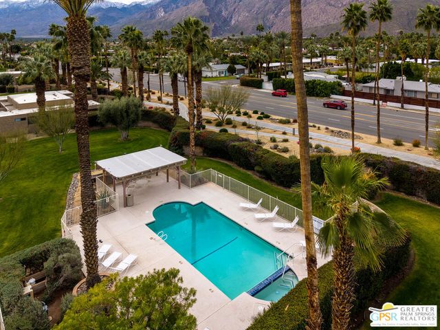 1747 E El Alameda, Palm Springs, CA 92262
