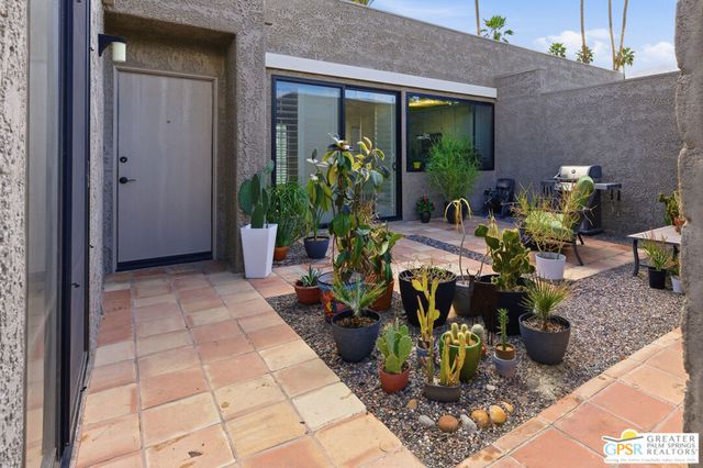 1747 E El Alameda, Palm Springs, CA 92262