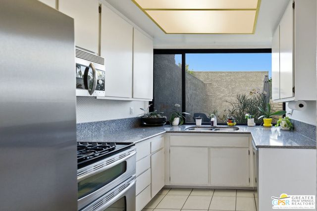 1747 E El Alameda, Palm Springs, CA 92262