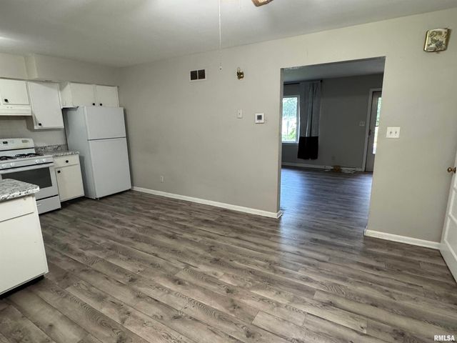805 N STERLING Avenue, West Peoria, IL 61604