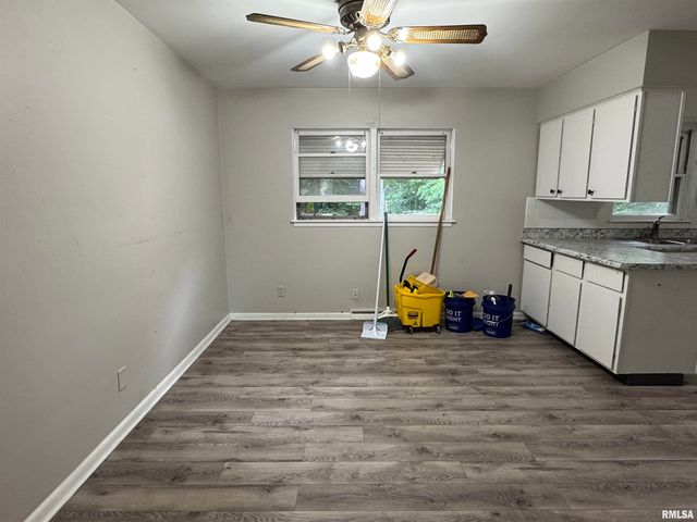805 N STERLING Avenue, West Peoria, IL 61604