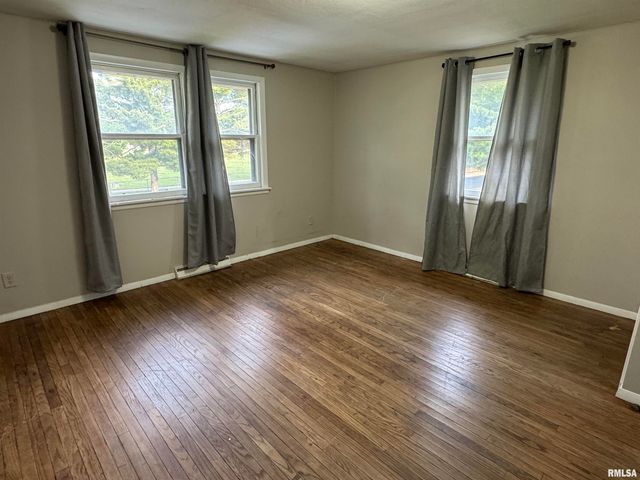 805 N STERLING Avenue, West Peoria, IL 61604