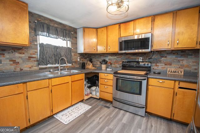 15 Aycock Street, Whitesburg, GA 30185