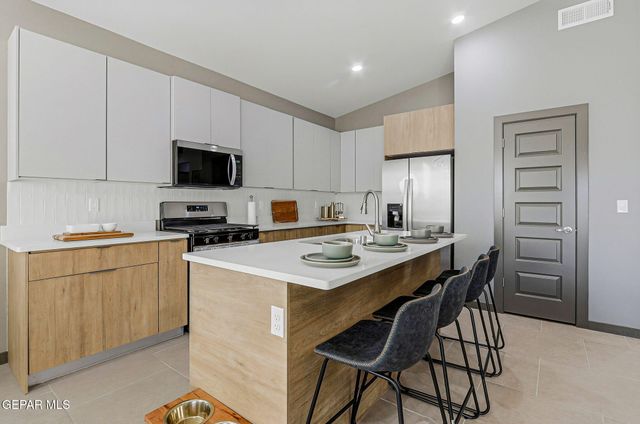 8417 PHIL Place, Vinton, TX 79821