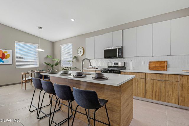 8417 PHIL Place, Vinton, TX 79821