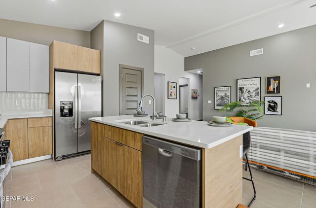 8417 PHIL Place, Vinton, TX 79821