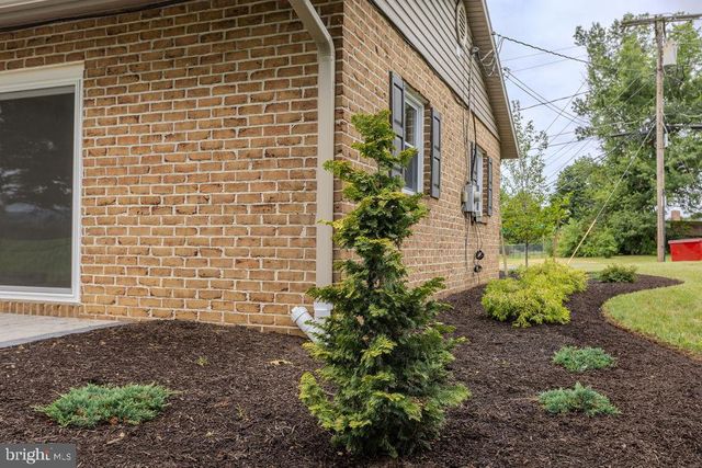 220 HARTZELL DRIVE, Fayetteville, PA 17222