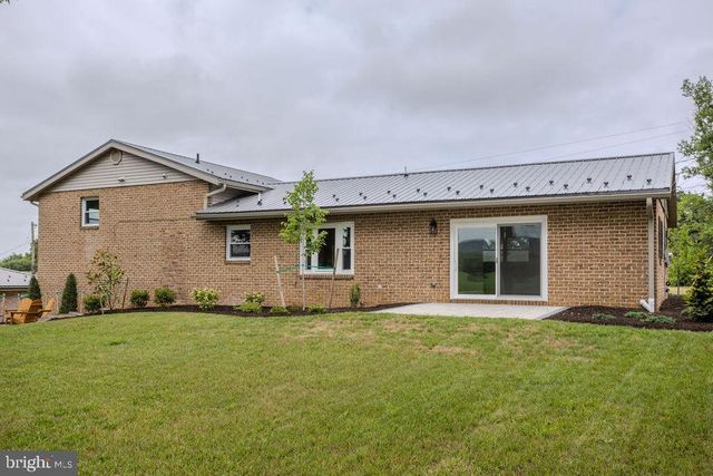 220 HARTZELL DRIVE, Fayetteville, PA 17222