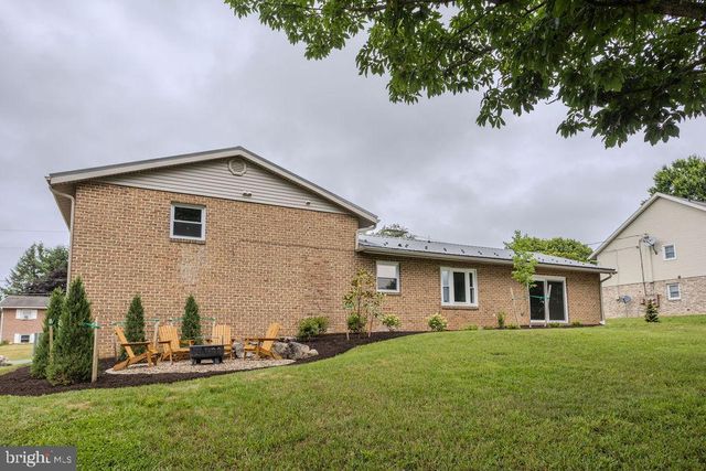 220 HARTZELL DRIVE, Fayetteville, PA 17222