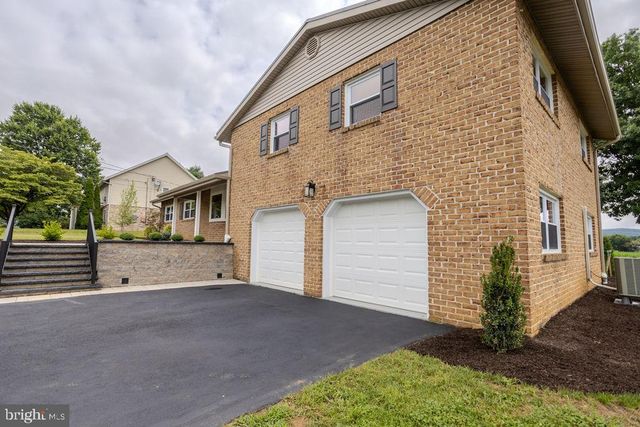 220 HARTZELL DRIVE, Fayetteville, PA 17222