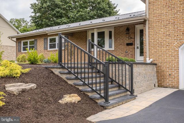 220 HARTZELL DRIVE, Fayetteville, PA 17222