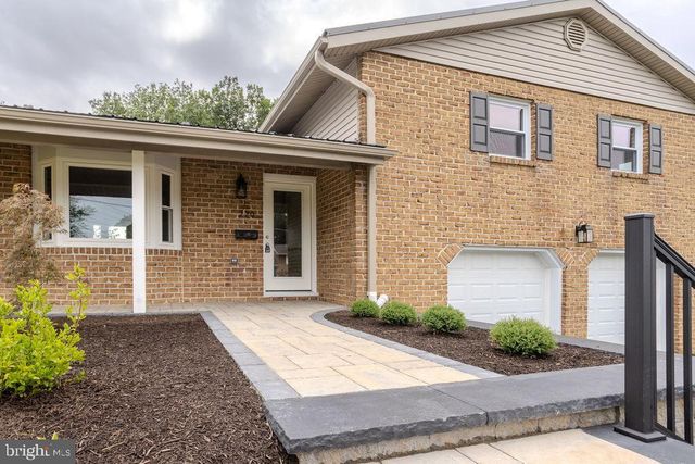 220 HARTZELL DRIVE, Fayetteville, PA 17222