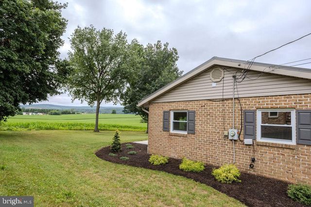 220 HARTZELL DRIVE, Fayetteville, PA 17222
