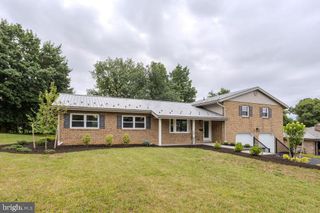 220 HARTZELL DRIVE, Fayetteville, PA 17222