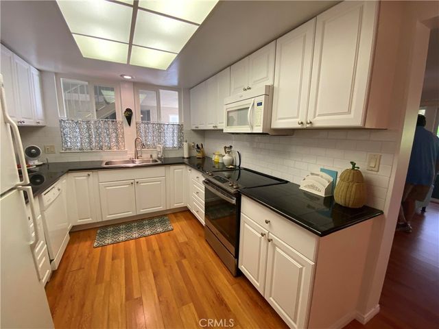 92 Calle Aragon E, Laguna Woods, CA 92637