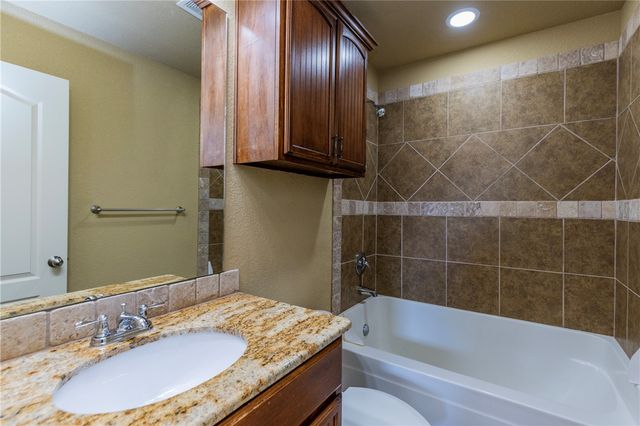 4600 SW Skyline Street, Bentonville, AR 72713