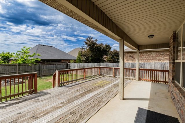 4600 SW Skyline Street, Bentonville, AR 72713