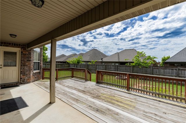 4600 SW Skyline Street, Bentonville, AR 72713