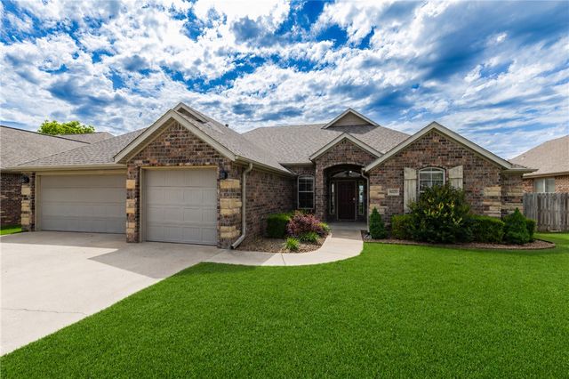 4600 SW Skyline Street, Bentonville, AR 72713