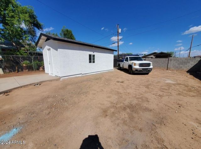 2002 W ADAMS Street, Phoenix, AZ 85009