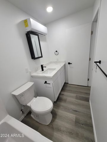 2002 W ADAMS Street, Phoenix, AZ 85009