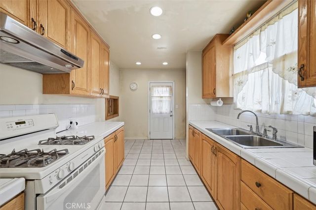 3755 S Bentley, Los Angeles, CA 90034