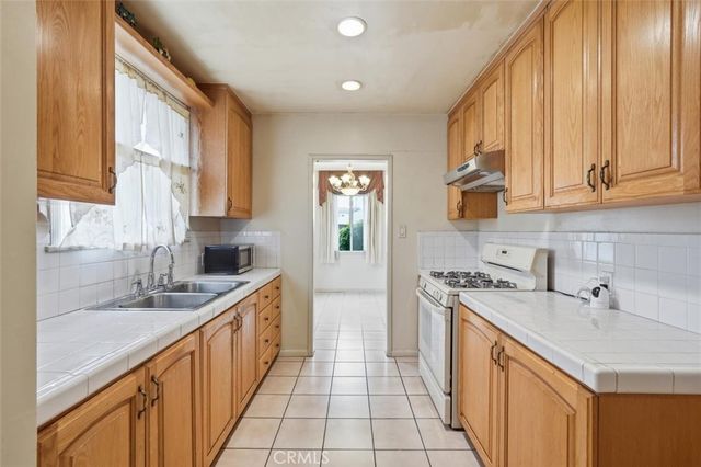 3755 S Bentley, Los Angeles, CA 90034